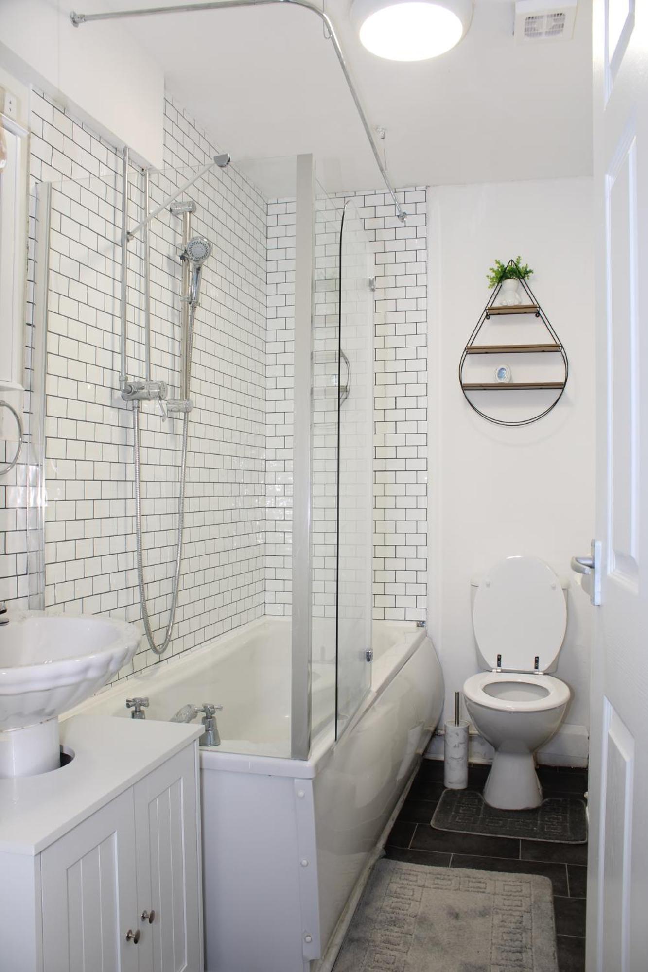 F2S Serviced Apartments 2Bedroom Terrace House With Free Wifi Netflix Suitable For Contractors Walking Distance To Train Station Derby Exterior photo