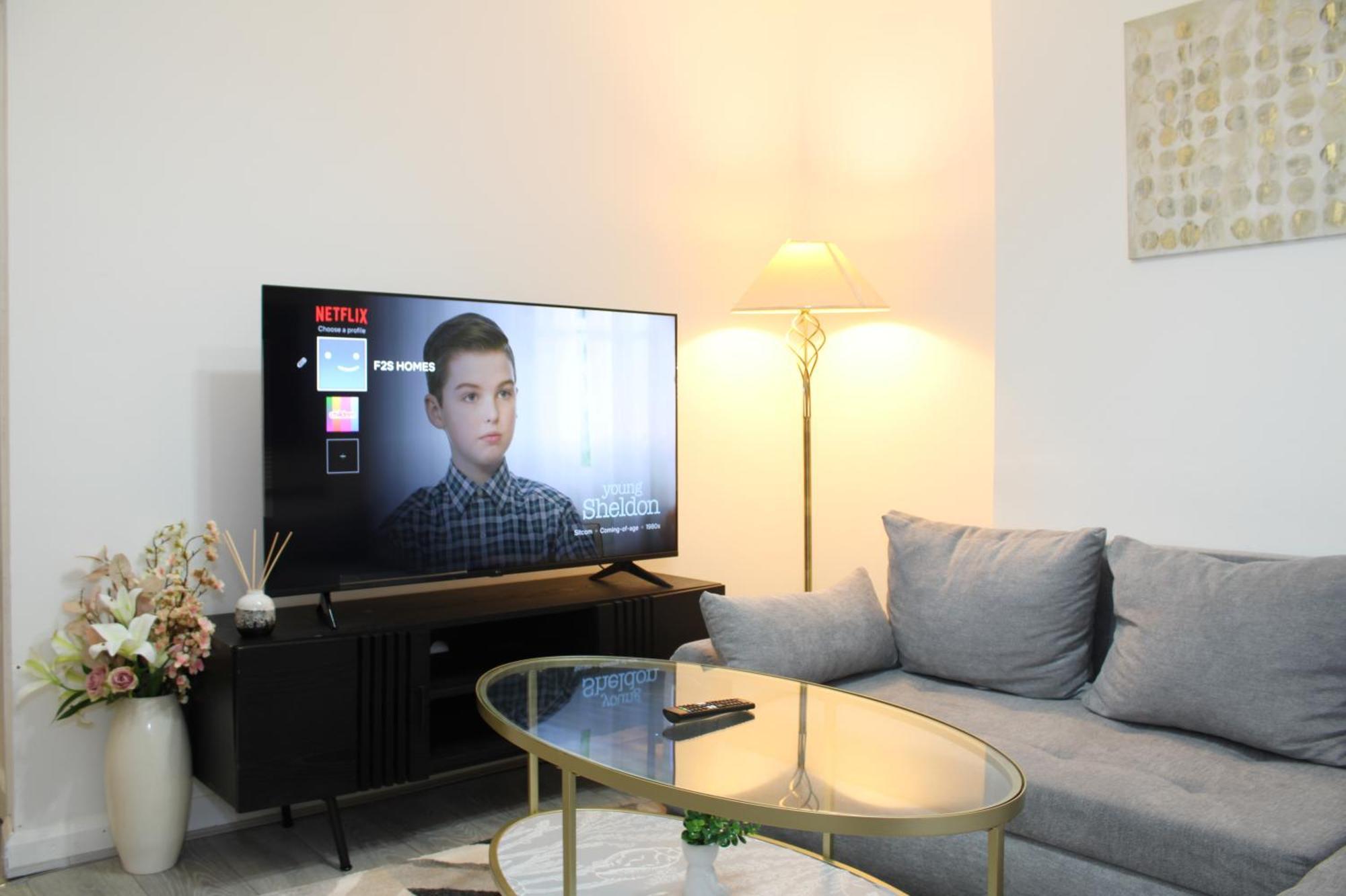 F2S Serviced Apartments 2Bedroom Terrace House With Free Wifi Netflix Suitable For Contractors Walking Distance To Train Station Derby Exterior photo