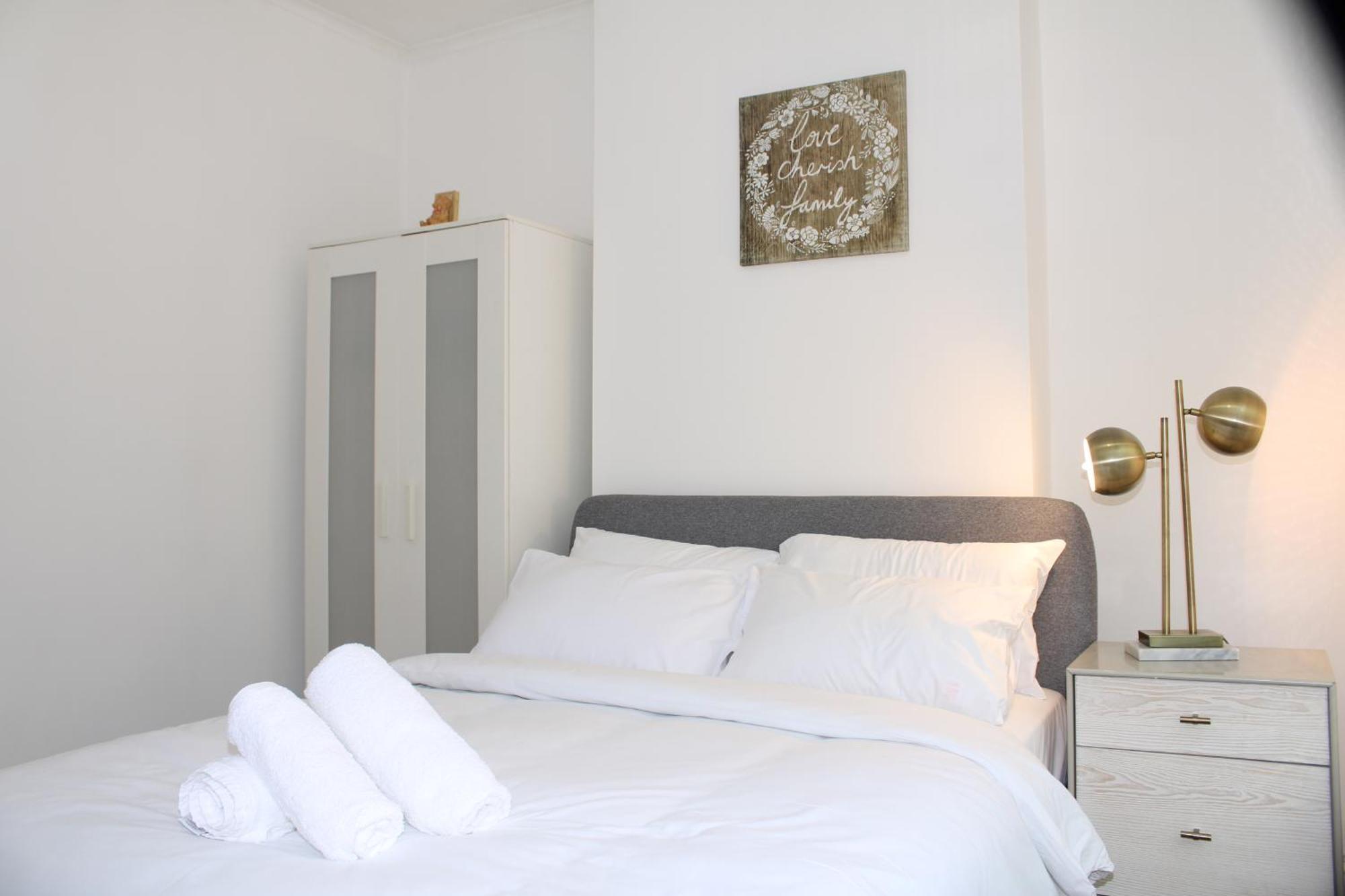 F2S Serviced Apartments 2Bedroom Terrace House With Free Wifi Netflix Suitable For Contractors Walking Distance To Train Station Derby Exterior photo