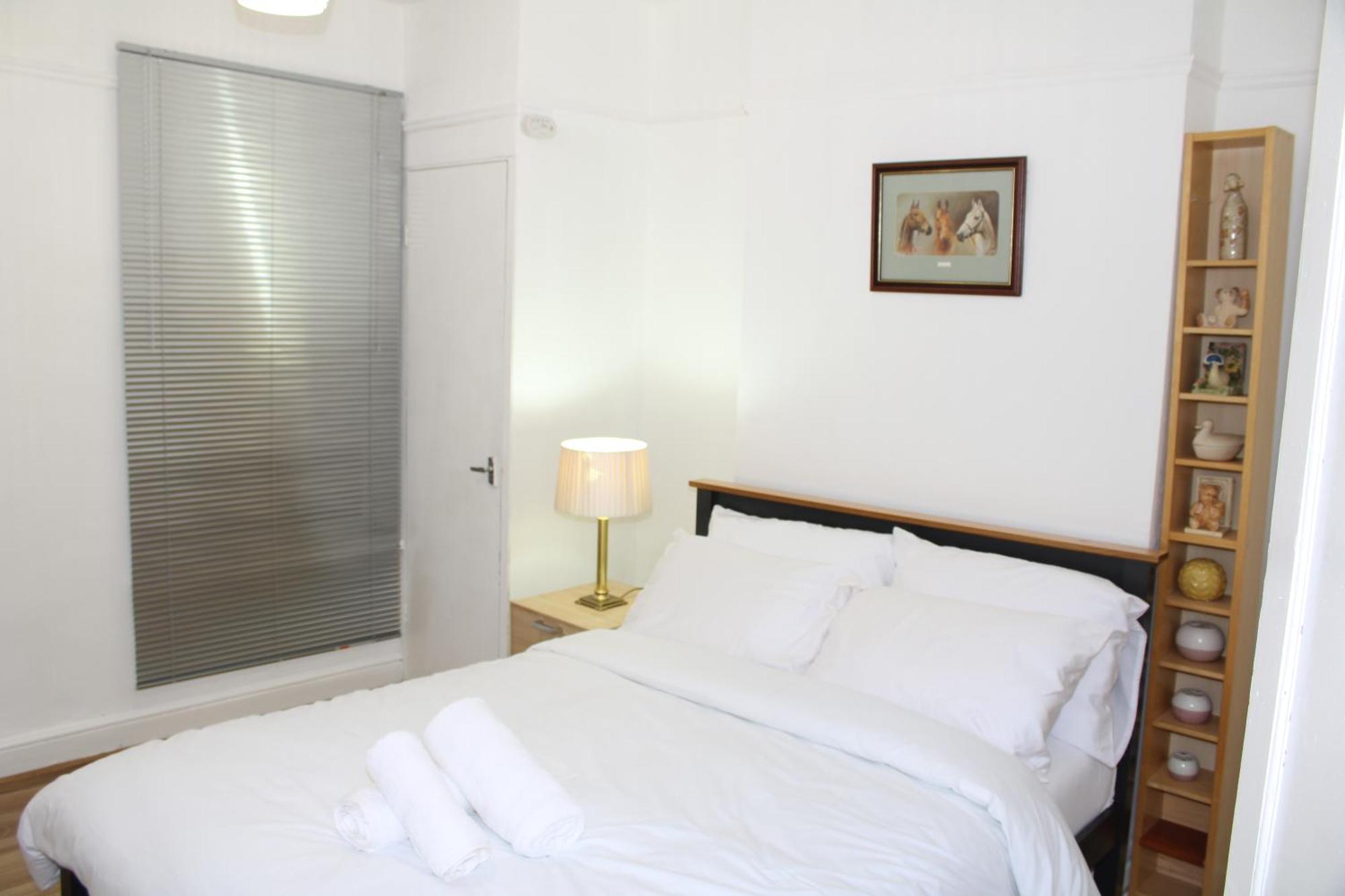 F2S Serviced Apartments 2Bedroom Terrace House With Free Wifi Netflix Suitable For Contractors Walking Distance To Train Station Derby Exterior photo